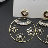 AndQ Handmade Hollow Flowers Pearls Earrings